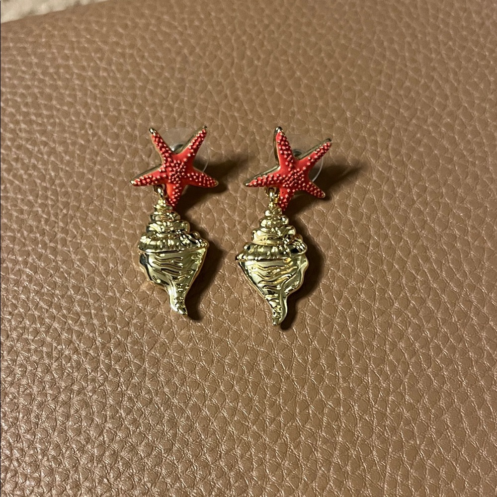 Starfish and Shell Gold Earrings